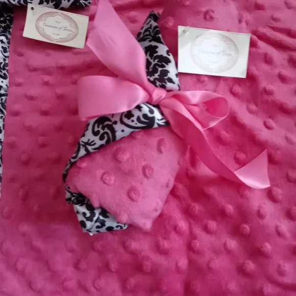 Pink and Black Patterned Baby Blanket NWT Room Accent - Picture 3 of 6